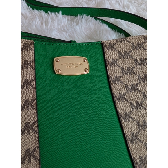 Jet Set Messenger | Michael Kors - Picture 4 of 8